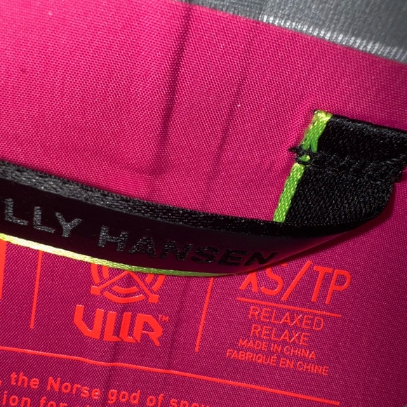 Helly Hansen women’s ski jacket - Picture 2 of 2